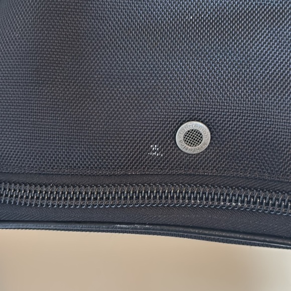 Lululemon large black duffle travel bag - Picture 7 of 16